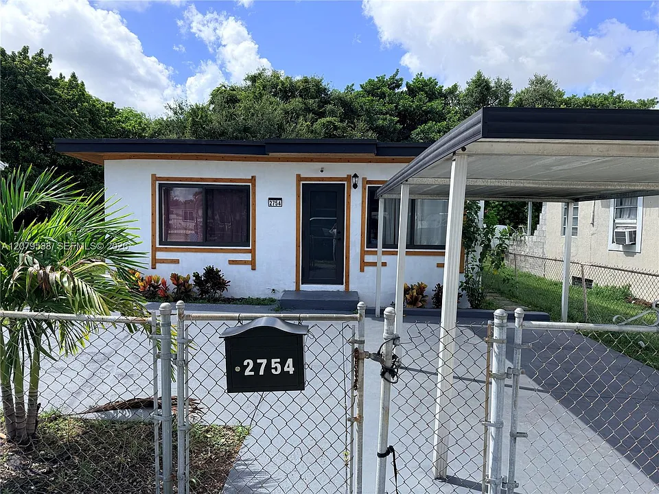 2754 NW 60th St
