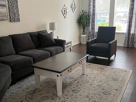 5th image of 4308 Four Oaks Blvd