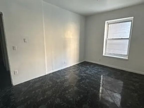 4th image of 1719 Quentin Rd APT 1E