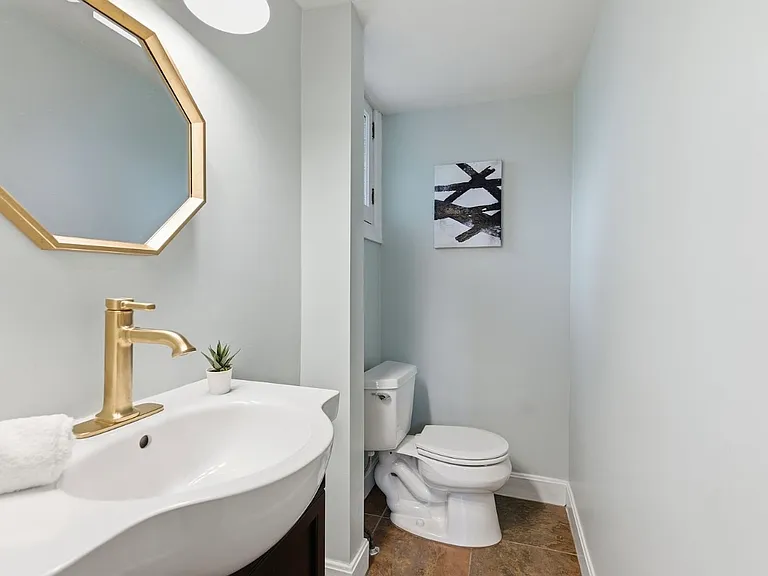 2840 Pine Grove Ave — Photo 24