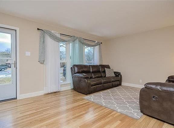 5th image of 502 Ringwell Ct