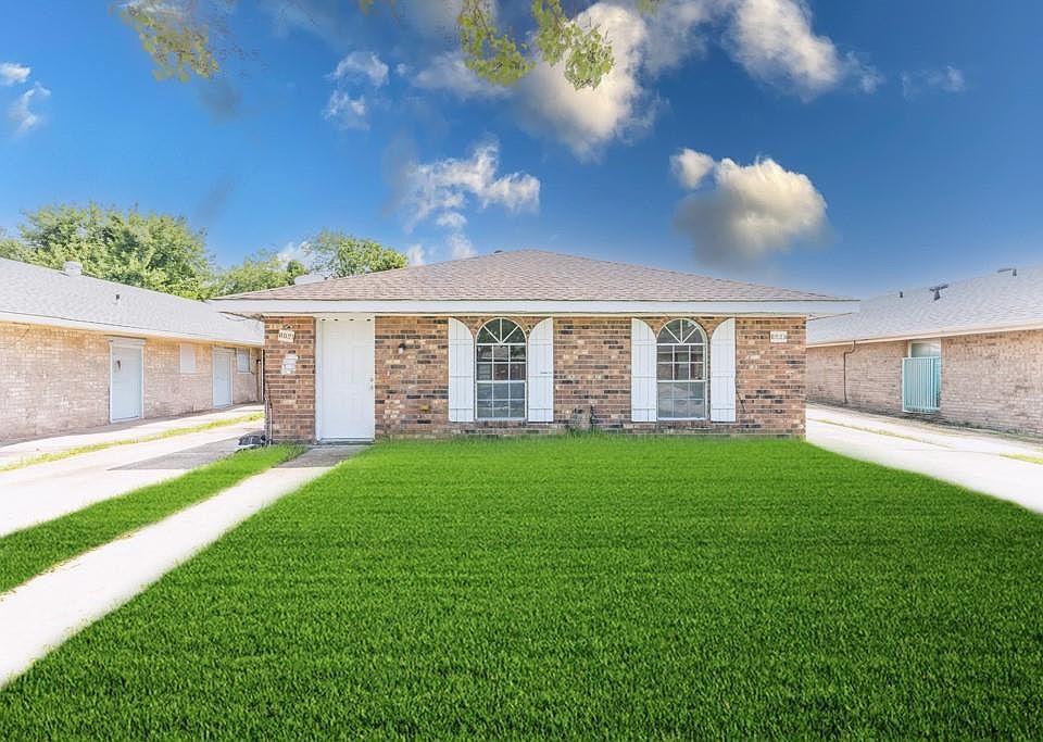 1st image of 8021-23 Arcadia Ln