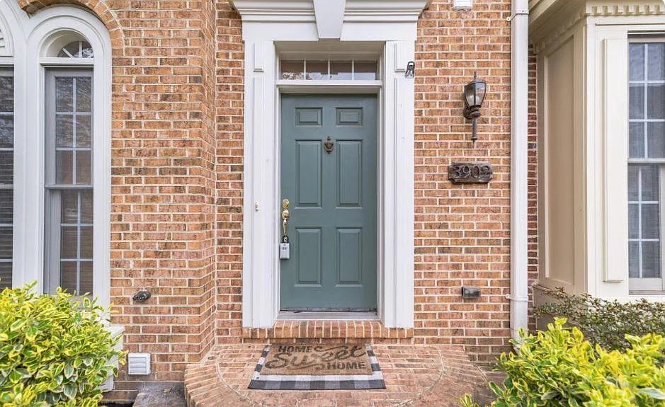 4 bed, 2204 sqft, $3,600 — Photo 4