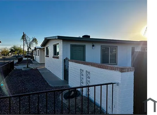 2 bed, 720 sqft, $1,600 — Photo 2