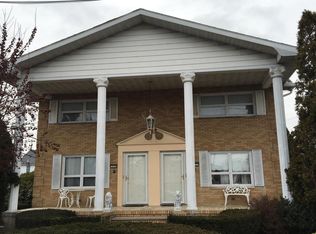 312 Center St, Dupont, PA 18641
