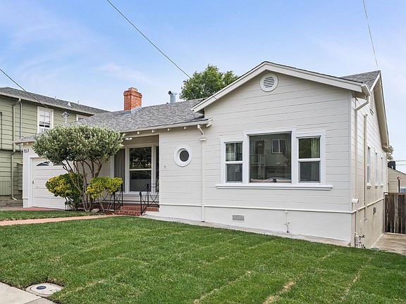 2nd image of 364 Acacia Ave