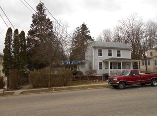 76 Trinity St, Newton, NJ 07860