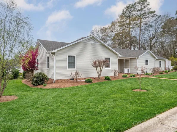 212 Jennings St, Lincolnton, NC 28092