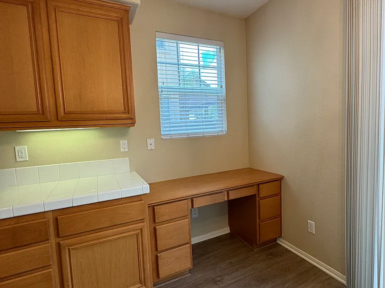 28512 Plymouth Way — Photo 31