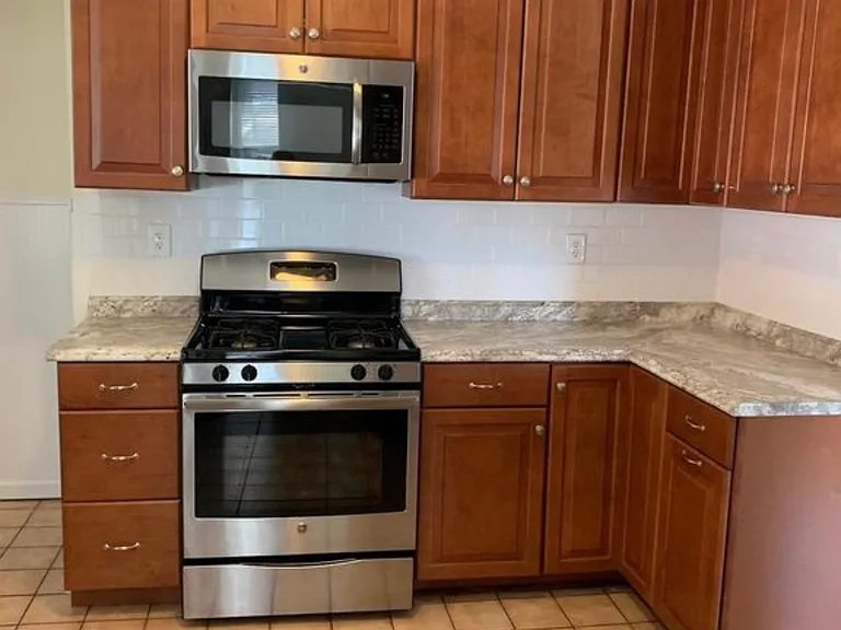 237 W Main St — Photo 10