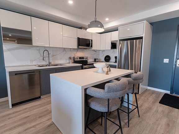 5th image of 155 Hagar St #1403012