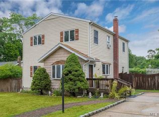 14 Edward Ct, Ronkonkoma, NY 11779