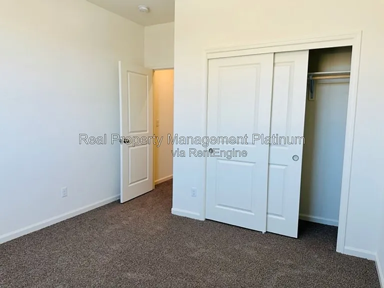 1477 Las Rosas Ave — Photo 7