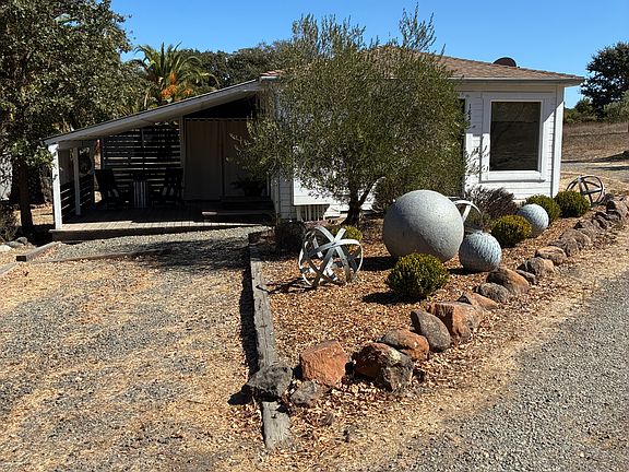 3rd image of 1851 Hyde Burndale Rd