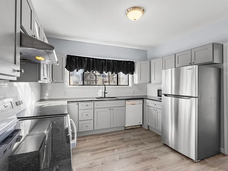 403 Ferry St #2 — Photo 8