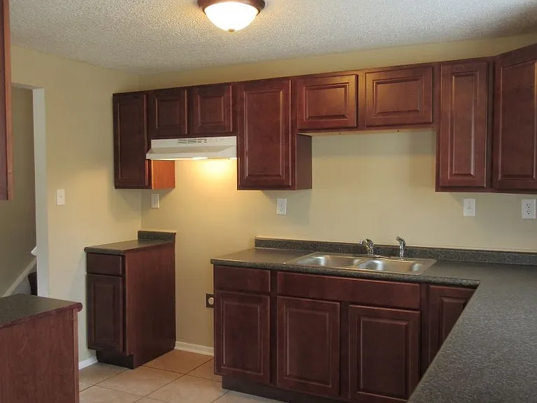 4325 Park Forest Dr — Photo 6