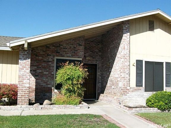 3rd image of 9763 Fountain Valley Dr