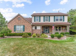 2328 Chestnut Cir, Lake Orion, MI 48360