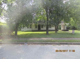 1621 S Winston Dr, Memphis, TN 38127