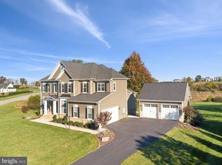 18325 Wild Raspberry Dr, Purcellville, VA 20132