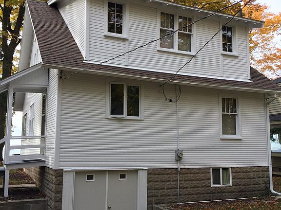 2nd image of 2517 Lakefront Dr