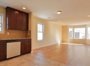 218 William St, Harrison, NJ