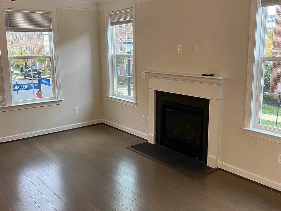 1st image of 13740 Endeavour Dr APT 209