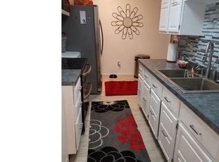 1153 Trailwood S, Hopkins, MN 55343