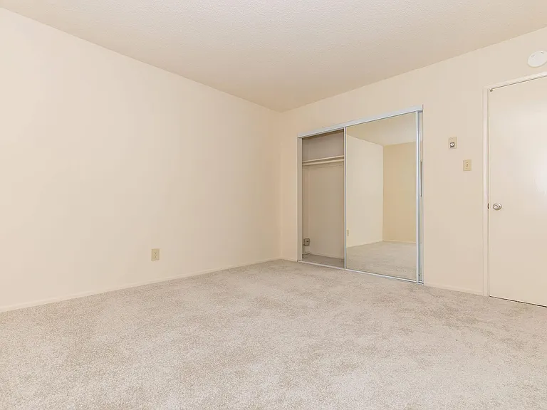 Ocean West Apartments — Photo 36