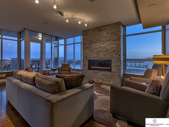 3rd image of 444 Riverfront Plz APT 902