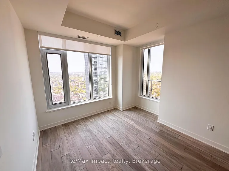 11 Yorkville Ave #4602 — Photo 13