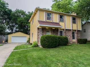 7601 Airline Ave, Urbandale, IA 50322