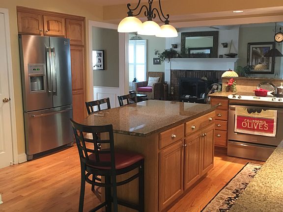 4th image of 240 Senlac Hills Dr