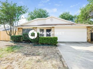 7936 Bermejo Rd, Fort Worth, TX 76112