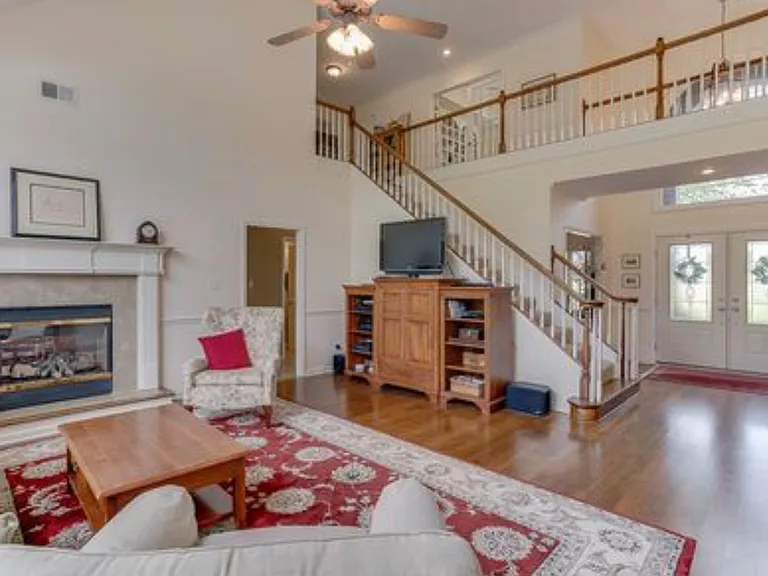 9064 Carriage Creek Rd — Photo 5