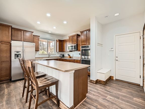 4th image of 350 N Langdale Ct