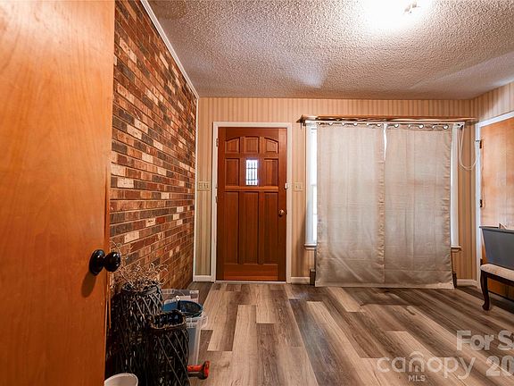 2nd image of 130 Old Belwood Rd