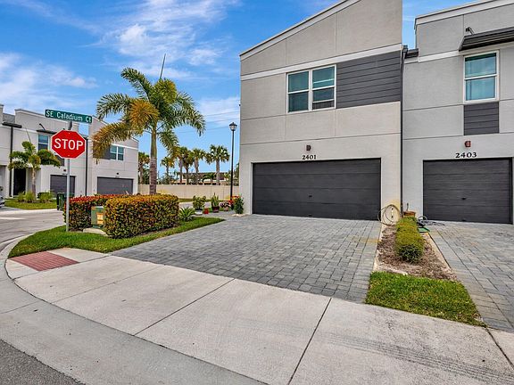 4th image of 2401 SE Tarvest Way