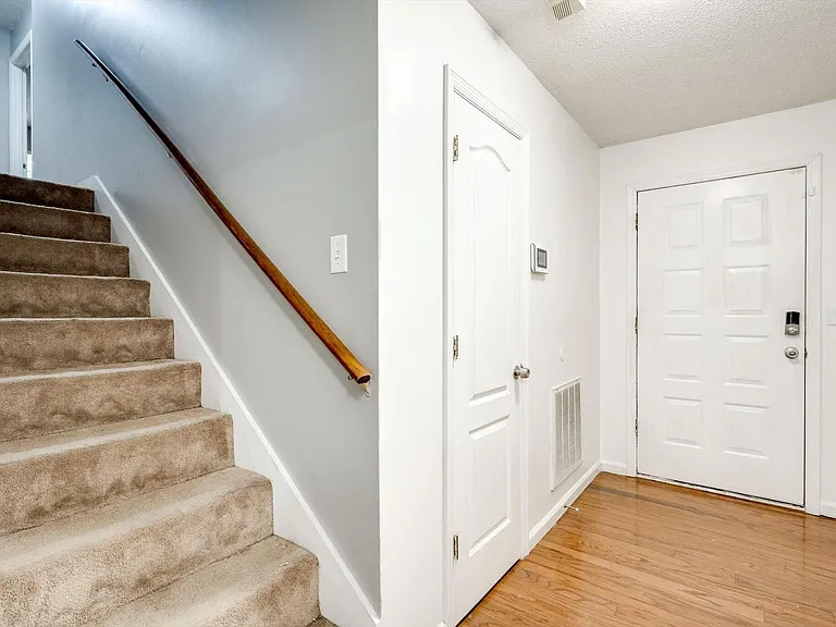 2508 Sand Ridge Ct — Photo 21