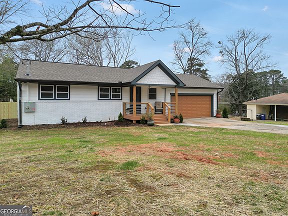 2nd image of 2588 Sandtown Rd SW