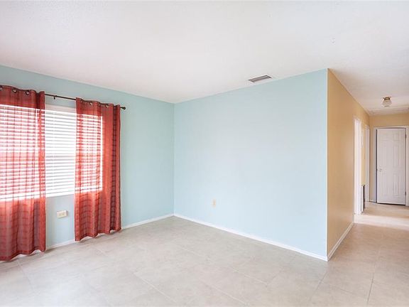 4th image of 581 E Montrose St