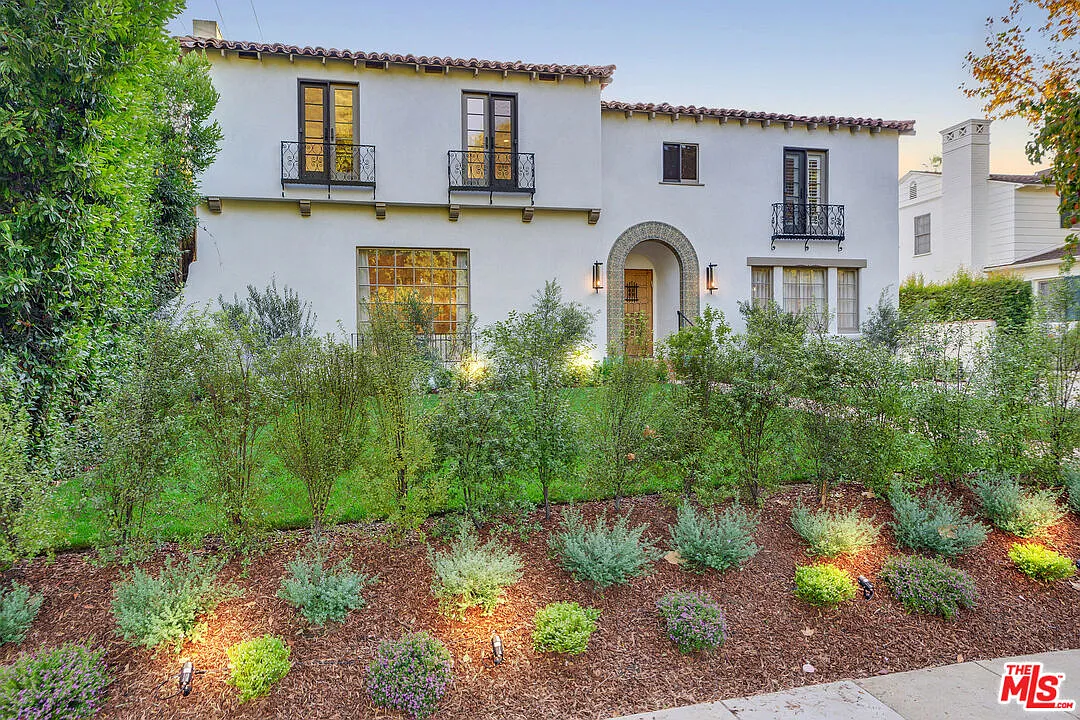 5 bed, 5.5 bath, 4505 sqft, $26,500 — Photo 1