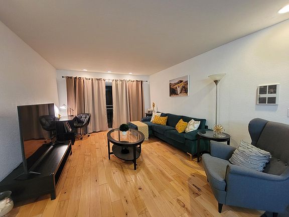 3rd image of 4600 Lamont St #227
