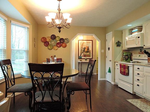 5th image of 1701 Campfire Dr #1