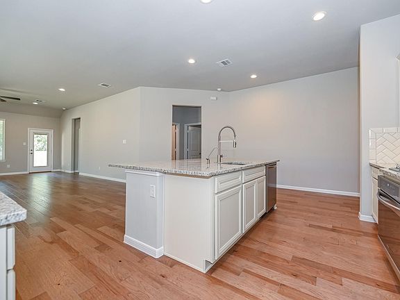 3rd image of 25614 Pinyon Hill Trl