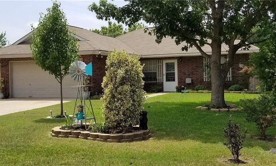 1st image of 431 Bent Wood Dr