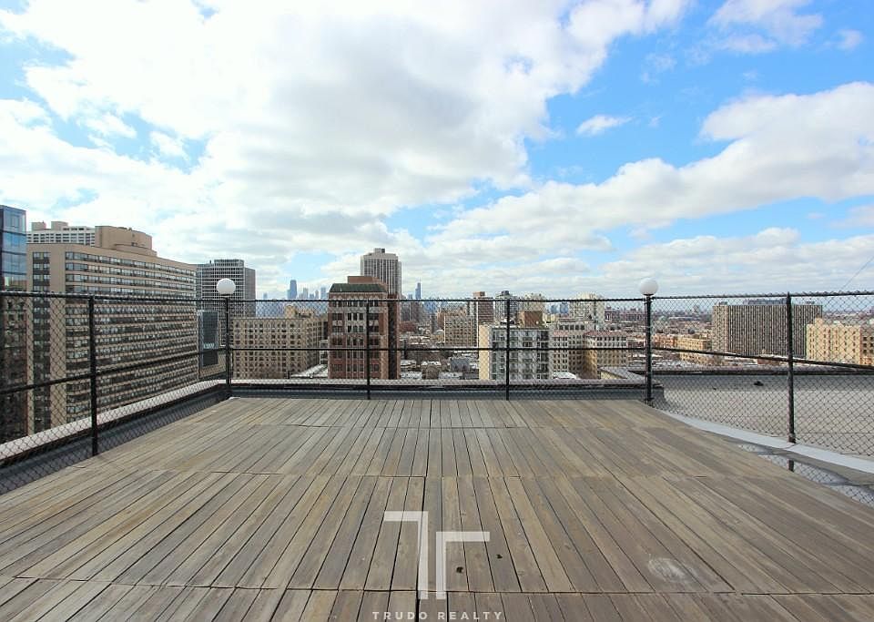 1st image of 445 W Wellington Ave APT 8C
