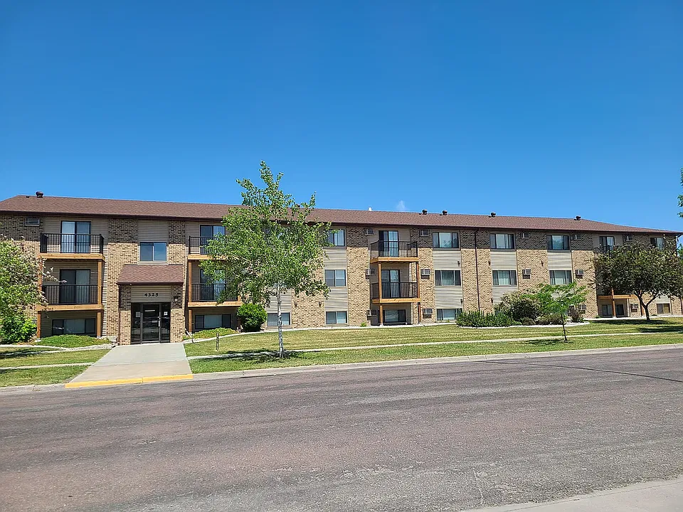 4325 Green Apartments