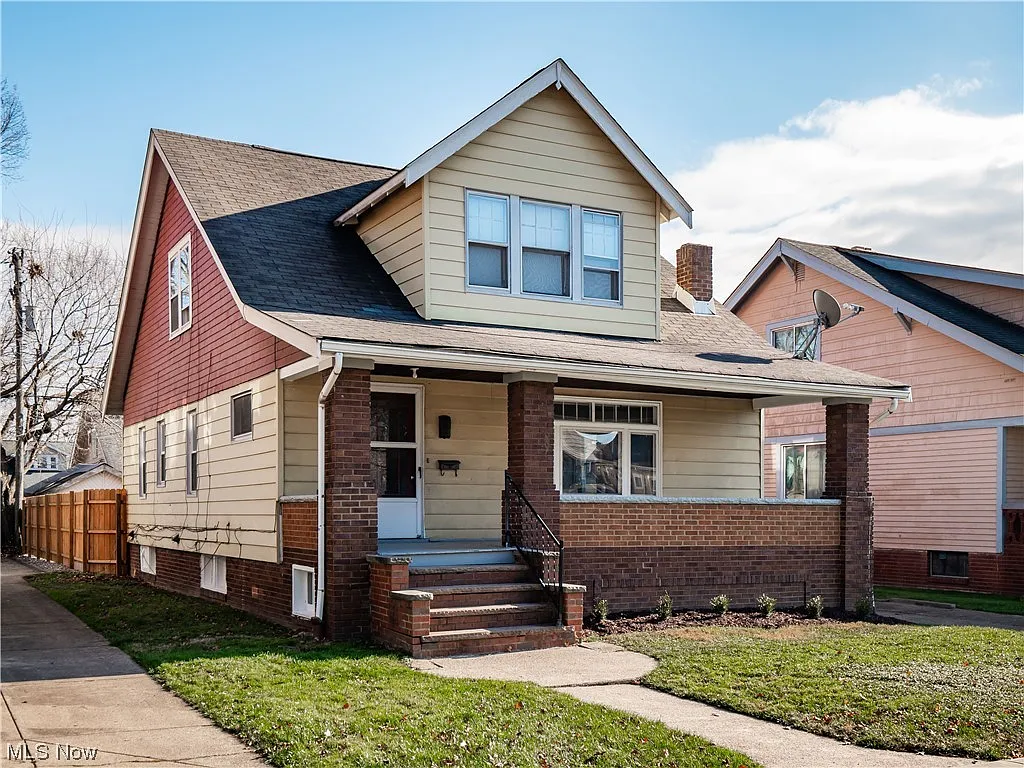 3683 W 136th St photo 1