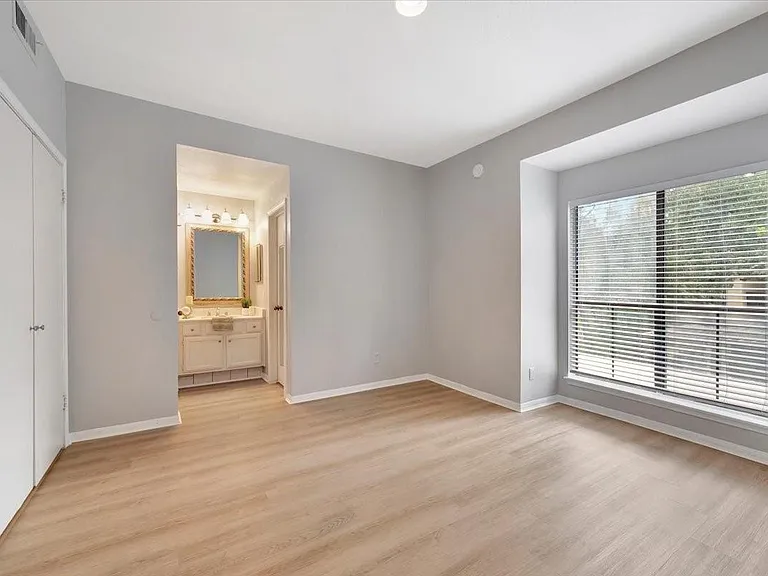 11711 Memorial Dr #135 — Photo 12